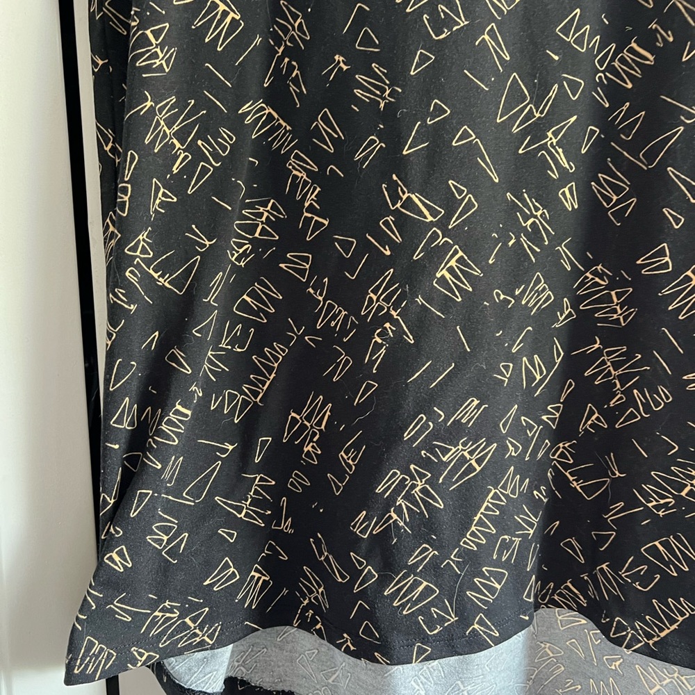 Black Patterned Lularoe Top - Picture 4 of 7